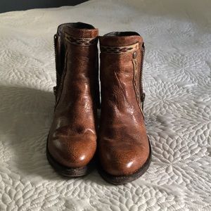 Corral boots